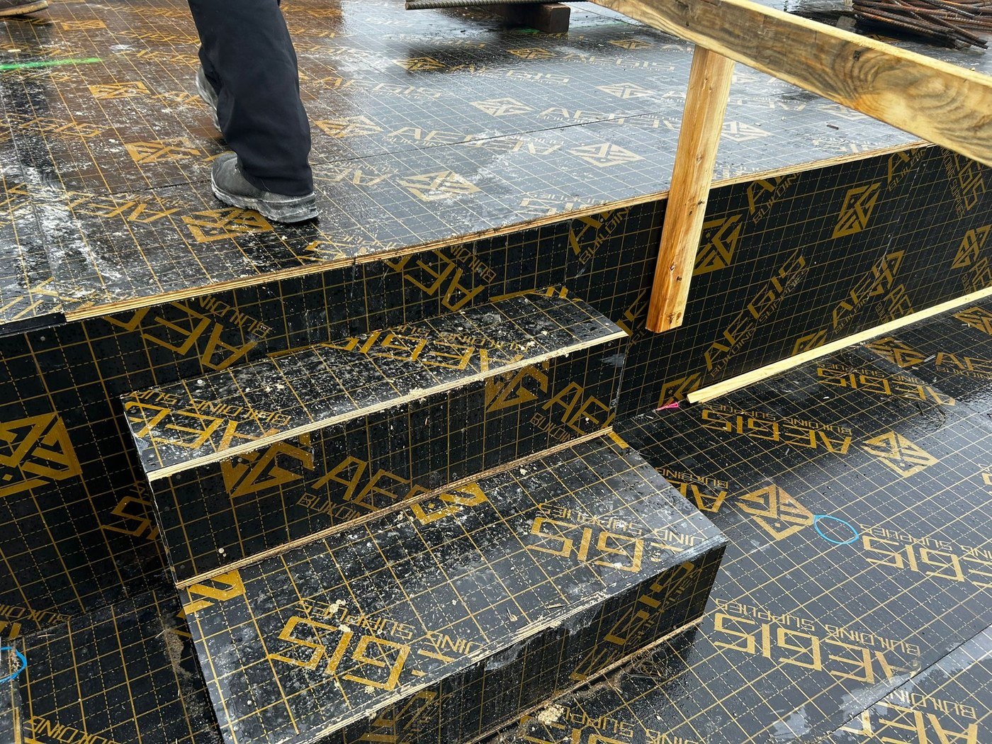 Sheets staged on the pour deck